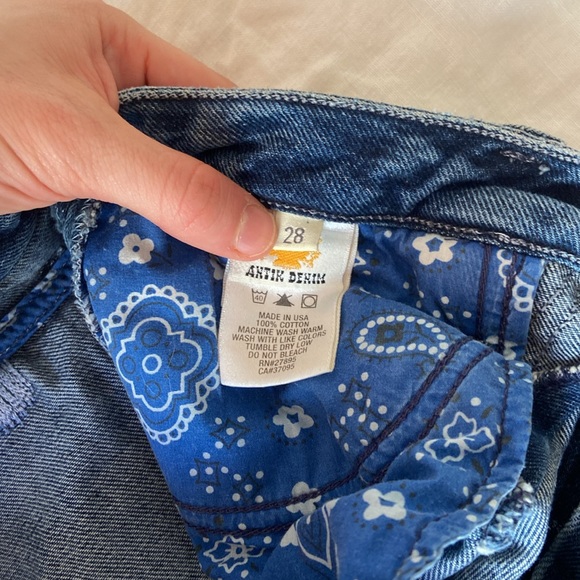 Embroidered patchwork jeans - Picture 6 of 6